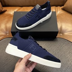 BALMAIN巴尔曼B-Skate运动鞋 B-Skate 多材质拼接撞色运动鞋 ,鞋面饰有黑色鞋带,皮革拼接鞋舌点缀 B BALMAIN巴尔曼B-Skate运动鞋 B-Skate 多材质拼接撞色运动鞋 ,鞋面饰有黑色鞋带,皮革拼接鞋舌点缀 B