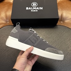 BALMAIN巴尔曼B-Skate运动鞋 B-Skate 多材质拼接撞色运动鞋 ,鞋面饰有黑色鞋带,皮革拼接鞋舌点缀 B BALMAIN巴尔曼B-Skate运动鞋 B-Skate 多材质拼接撞色运动鞋 ,鞋面饰有黑色鞋带,皮革拼接鞋舌点缀 B