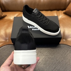 BALMAIN巴尔曼B-Skate运动鞋 B-Skate 多材质拼接撞色运动鞋 ,鞋面饰有黑色鞋带,皮革拼接鞋舌点缀 B BALMAIN巴尔曼B-Skate运动鞋 B-Skate 多材质拼接撞色运动鞋 ,鞋面饰有黑色鞋带,皮革拼接鞋舌点缀 B
