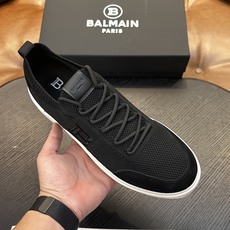 BALMAIN巴尔曼B-Skate运动鞋 B-Skate 多材质拼接撞色运动鞋 ,鞋面饰有黑色鞋带,皮革拼接鞋舌点缀 B BALMAIN巴尔曼B-Skate运动鞋 B-Skate 多材质拼接撞色运动鞋 ,鞋面饰有黑色鞋带,皮革拼接鞋舌点缀 B