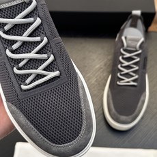 BALMAIN巴尔曼B-Skate运动鞋 B-Skate 多材质拼接撞色运动鞋 ,鞋面饰有黑色鞋带,皮革拼接鞋舌点缀 B BALMAIN巴尔曼B-Skate运动鞋 B-Skate 多材质拼接撞色运动鞋 ,鞋面饰有黑色鞋带,皮革拼接鞋舌点缀 B
