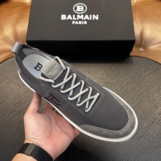 BALMAIN巴尔曼B-Skate运动鞋 B-Skate 多材质拼接撞色运动鞋 ,鞋面饰有黑色鞋带,皮革拼接鞋舌点缀 B BALMAIN巴尔曼B-Skate运动鞋 B-Skate 多材质拼接撞色运动鞋 ,鞋面饰有黑色鞋带,皮革拼接鞋舌点缀 B