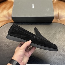 新款boss男士休闲男凉拖鞋 此款boss凉拖鞋鞋面料采用意大利进口牛皮内里和鞋垫皮也是同等级皮革 减肥脚廋都可以驾驭 新款boss男士休闲男凉拖鞋 此款boss凉拖鞋鞋面料采用意大利进口牛皮内里和鞋垫皮也是同等级皮革 减肥脚廋都可以驾驭