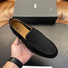 新款boss男士休闲男凉拖鞋 此款boss凉拖鞋鞋面料采用意大利进口牛皮内里和鞋垫皮也是同等级皮革 减肥脚廋都可以驾驭 新款boss男士休闲男凉拖鞋 此款boss凉拖鞋鞋面料采用意大利进口牛皮内里和鞋垫皮也是同等级皮革 减肥脚廋都可以驾驭