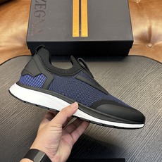 热卖款!杰尼亚 休闲运动鞋 这款 TriPle Stitch™ 低帮运动鞋以柔软的牛皮搭配麂皮制成,为休闲鞋履注入精致格 热卖款!杰尼亚 休闲运动鞋 这款 TriPle Stitch™ 低帮运动鞋以柔软的牛皮搭配麂皮制成,为休闲鞋履注入精致格