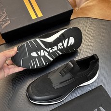 热卖款!杰尼亚 休闲运动鞋 这款 TriPle Stitch™ 低帮运动鞋以柔软的牛皮搭配麂皮制成,为休闲鞋履注入精致格 热卖款!杰尼亚 休闲运动鞋 这款 TriPle Stitch™ 低帮运动鞋以柔软的牛皮搭配麂皮制成,为休闲鞋履注入精致格