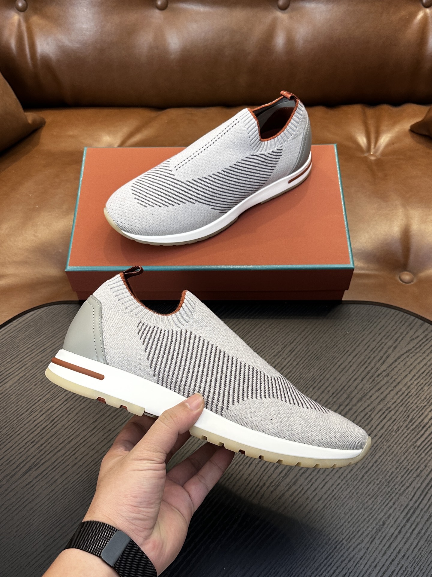 LP新品发售 Loro Piana(诺悠翩雅)官网同款针织运动鞋|采用 Wish 羊毛混纺面料制作|鞋面采用独特针织面料 LP新品发售 Loro Piana(诺悠翩雅)官网同款针织运动鞋|采用 Wish 羊毛混纺面料制作|鞋面采用独特针织面料
