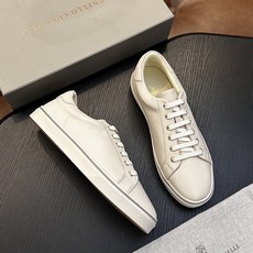 Brunello Cucinelli男士小牛皮运动鞋 用材料重新诠释了这款跑步鞋的运动风格。小牛皮经过饰面处理,营造出色 Brunello Cucinelli男士小牛皮运动鞋 用材料重新诠释了这款跑步鞋的运动风格。小牛皮经过饰面处理,营造出色