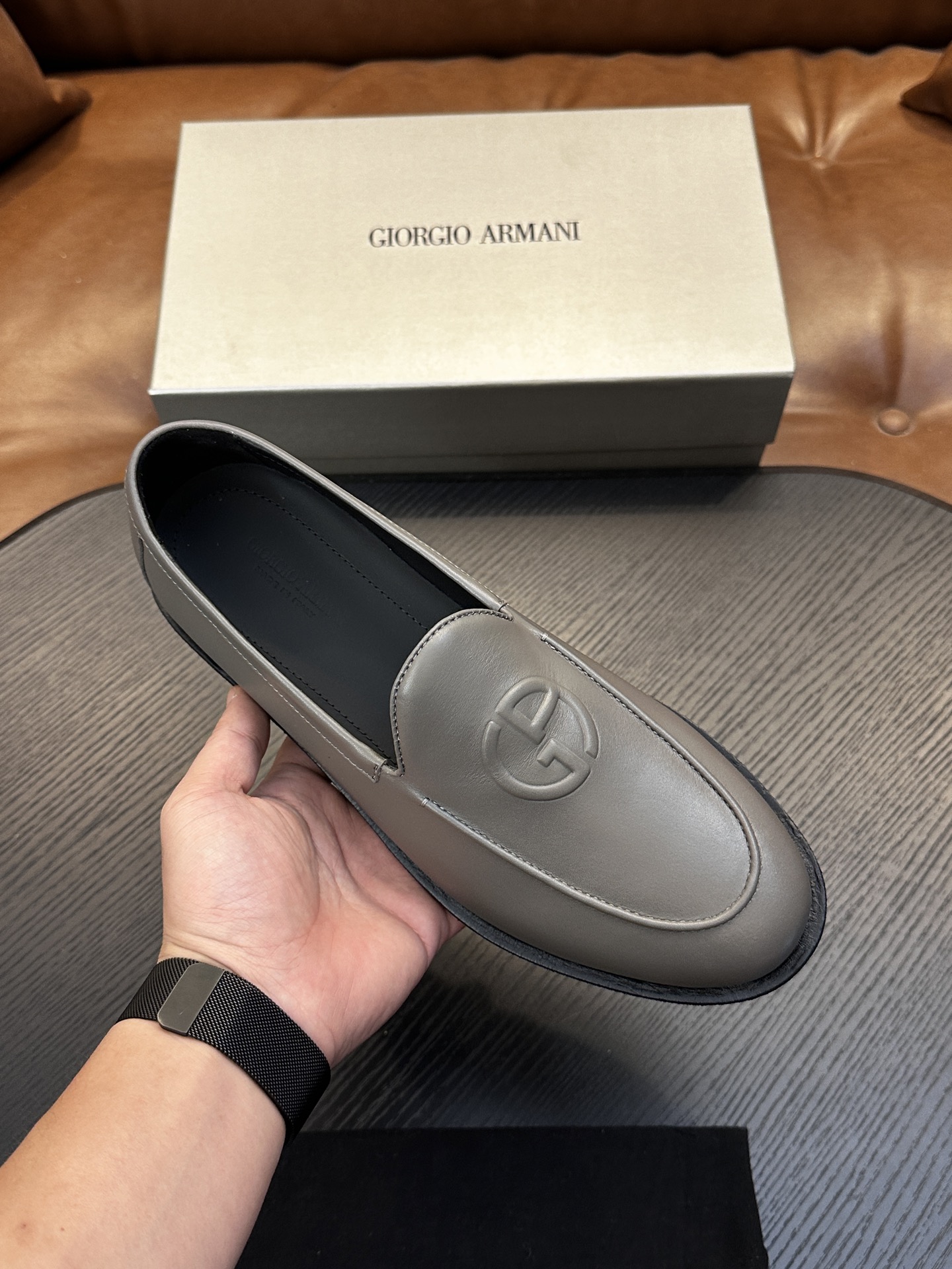 【新款】GIORGIOARMANI(乔治阿玛尼主线)绒面革撞色后跟运动鞋 此款GIORGIOARMANI休闲鞋打造舒适轻 【新款】GIORGIOARMANI(乔治阿玛尼主线)绒面革撞色后跟运动鞋 此款GIORGIOARMANI休闲鞋打造舒适轻