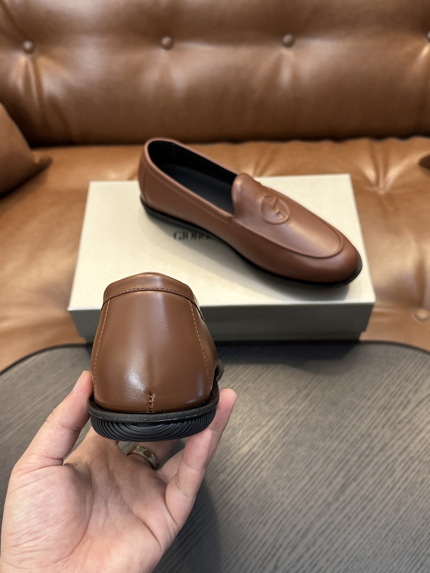 【新款】GIORGIOARMANI(乔治阿玛尼主线)绒面革撞色后跟运动鞋 此款GIORGIOARMANI休闲鞋打造舒适轻 【新款】GIORGIOARMANI(乔治阿玛尼主线)绒面革撞色后跟运动鞋 此款GIORGIOARMANI休闲鞋打造舒适轻