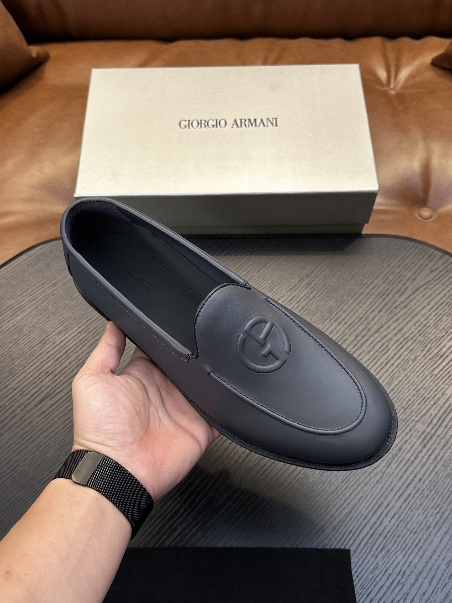【新款】GIORGIOARMANI(乔治阿玛尼主线)绒面革撞色后跟运动鞋 此款GIORGIOARMANI休闲鞋打造舒适轻 【新款】GIORGIOARMANI(乔治阿玛尼主线)绒面革撞色后跟运动鞋 此款GIORGIOARMANI休闲鞋打造舒适轻