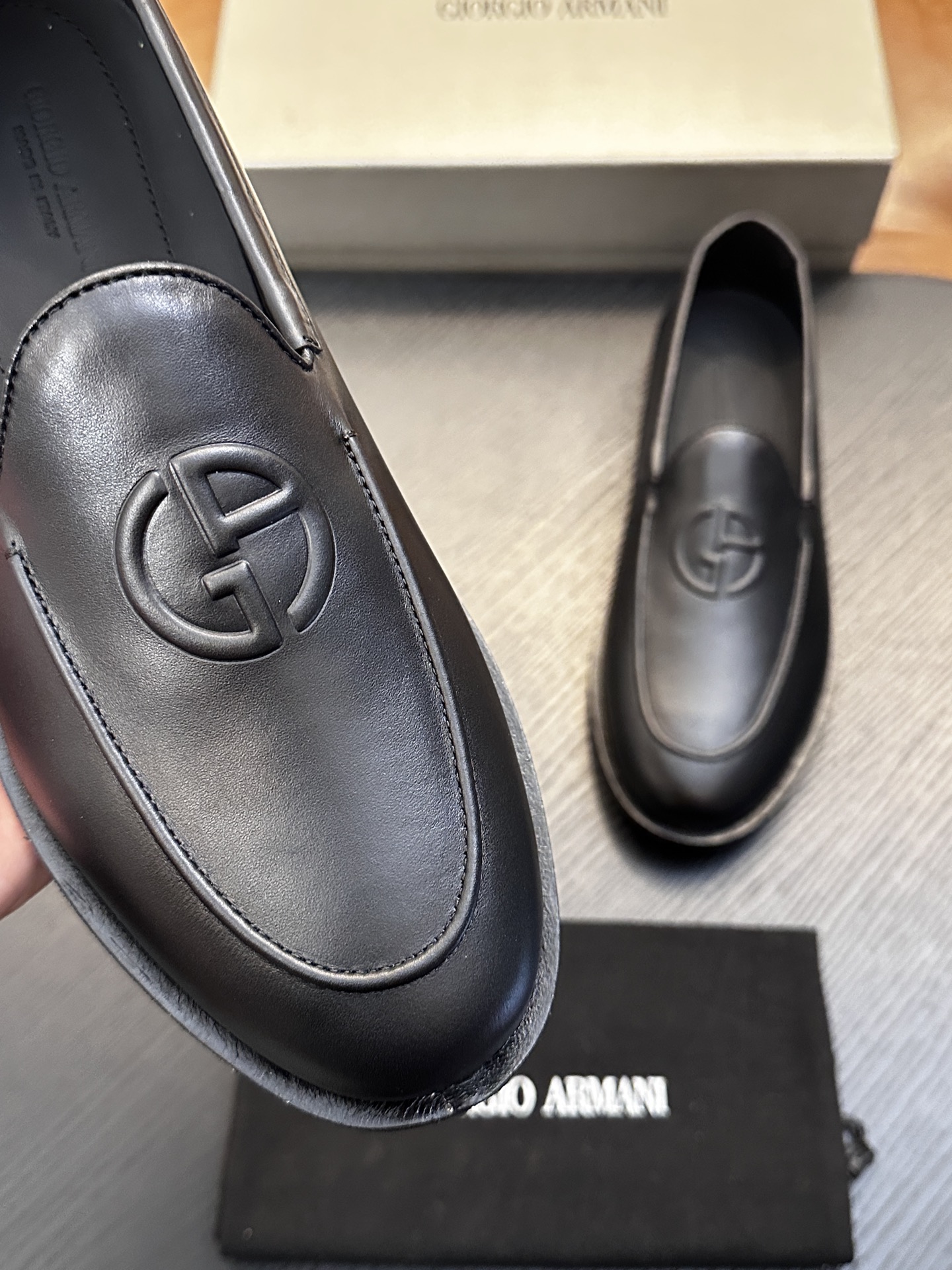 【新款】GIORGIOARMANI(乔治阿玛尼主线)绒面革撞色后跟运动鞋 此款GIORGIOARMANI休闲鞋打造舒适轻 【新款】GIORGIOARMANI(乔治阿玛尼主线)绒面革撞色后跟运动鞋 此款GIORGIOARMANI休闲鞋打造舒适轻