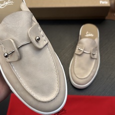 Christian Louboutin(红底鞋)意大利男士休闲板鞋出货!这个意大利纯手工鞋履品牌的每一双鞋设计简洁经典, Christian Louboutin(红底鞋)意大利男士休闲板鞋出货!这个意大利纯手工鞋履品牌的每一双鞋设计简洁经典,