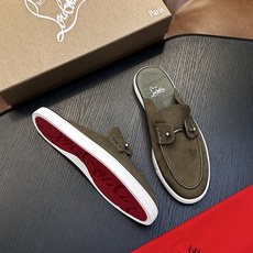Christian Louboutin(红底鞋)意大利男士休闲板鞋出货!这个意大利纯手工鞋履品牌的每一双鞋设计简洁经典, Christian Louboutin(红底鞋)意大利男士休闲板鞋出货!这个意大利纯手工鞋履品牌的每一双鞋设计简洁经典,