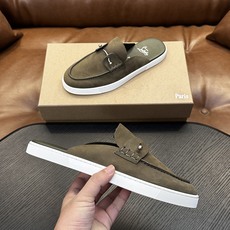 Christian Louboutin(红底鞋)意大利男士休闲板鞋出货!这个意大利纯手工鞋履品牌的每一双鞋设计简洁经典, Christian Louboutin(红底鞋)意大利男士休闲板鞋出货!这个意大利纯手工鞋履品牌的每一双鞋设计简洁经典,