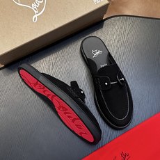 Christian Louboutin(红底鞋)意大利男士休闲板鞋出货!这个意大利纯手工鞋履品牌的每一双鞋设计简洁经典, Christian Louboutin(红底鞋)意大利男士休闲板鞋出货!这个意大利纯手工鞋履品牌的每一双鞋设计简洁经典,