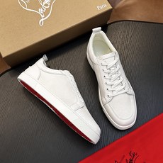 🌾(定做不退换)Christian Louboutin(红底鞋)意大利男士休闲板鞋出货!这个意大利纯手工鞋履品牌的每一双 🌾(定做不退换)Christian Louboutin(红底鞋)意大利男士休闲板鞋出货!这个意大利纯手工鞋履品牌的每一双