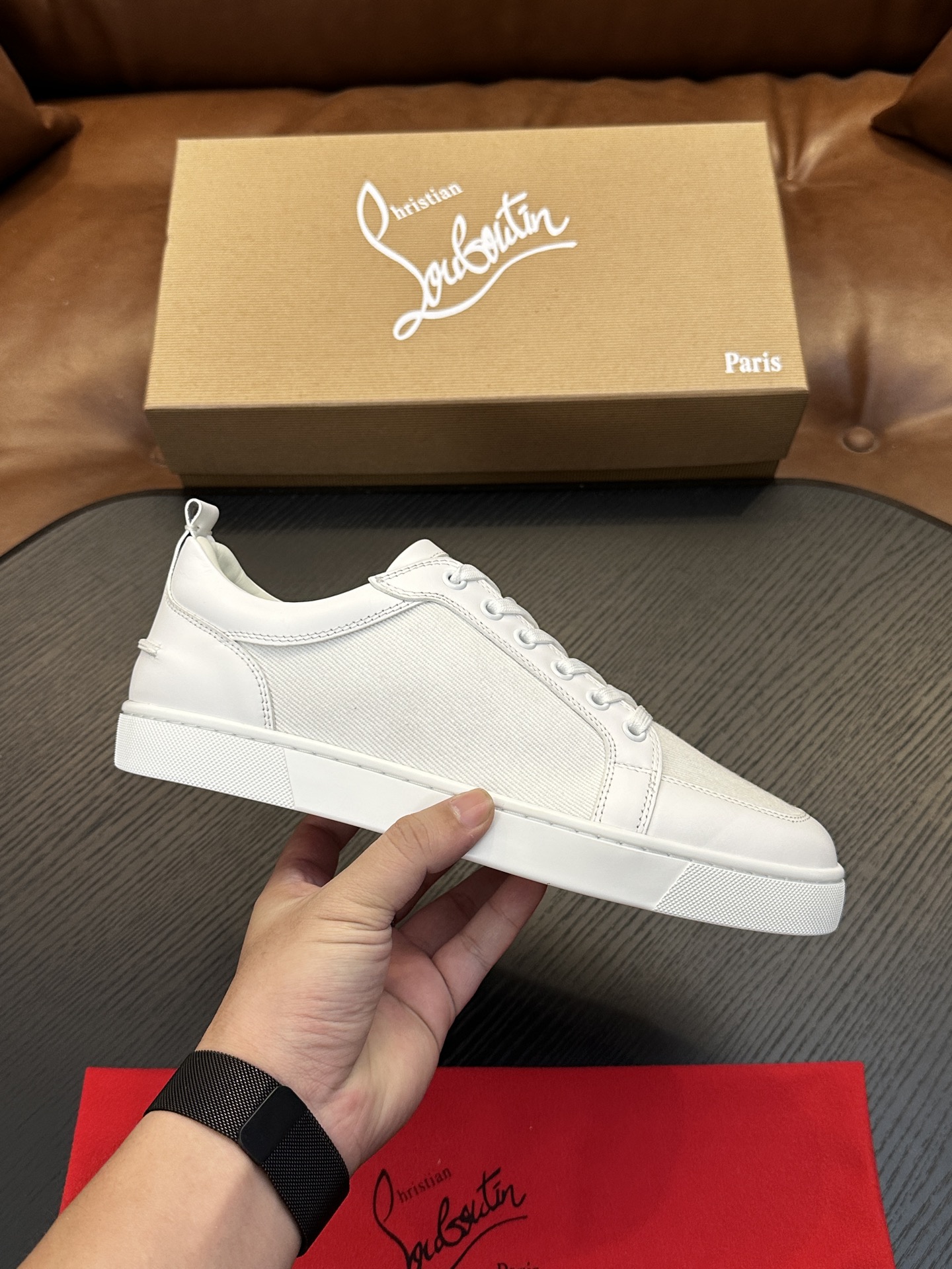 🌾（定做不退换）Christian Louboutin（红底鞋）意大利男士休闲板鞋出货！这个意大利纯手工鞋履品牌的每一双