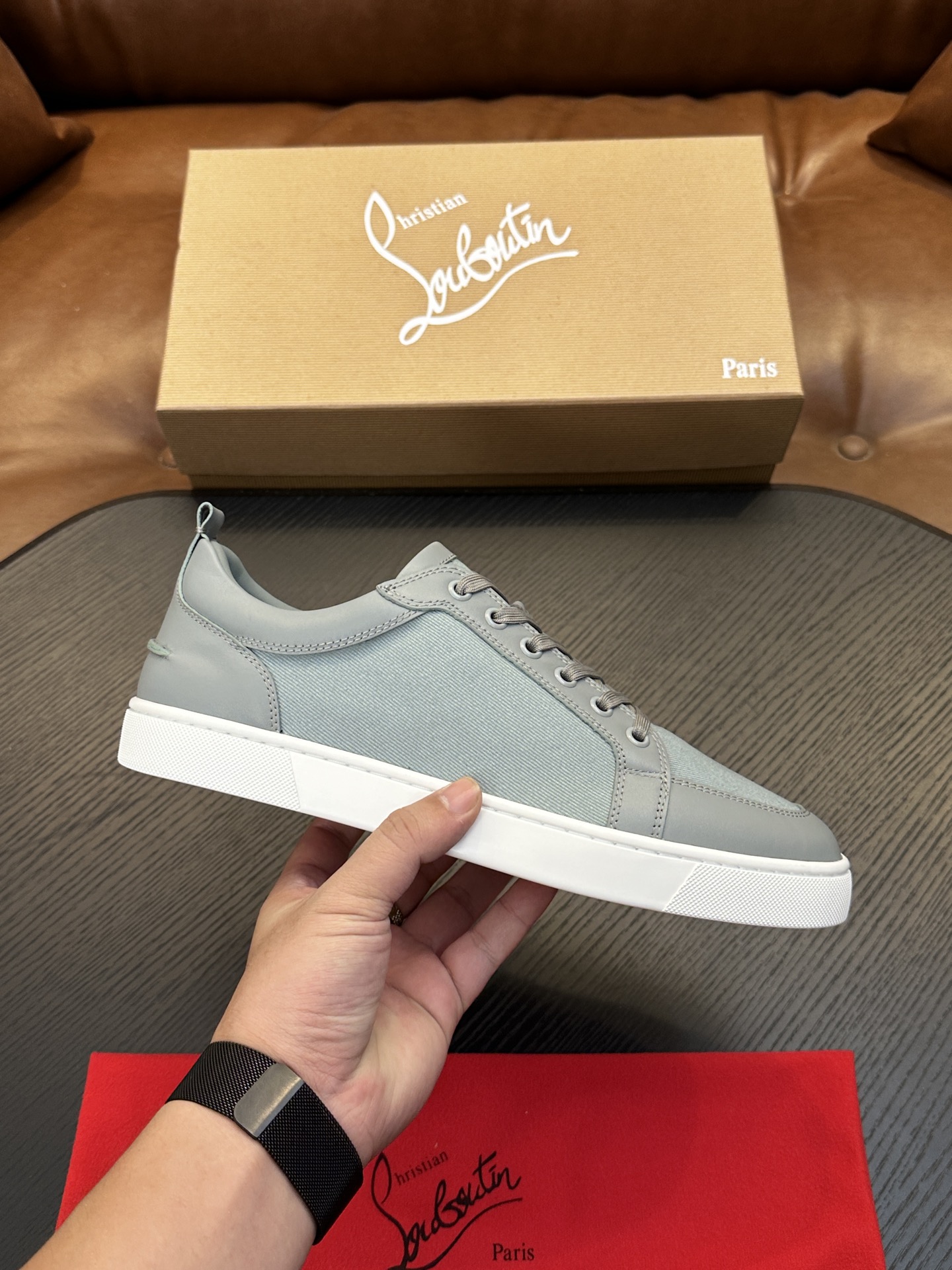 🌾（定做不退换）Christian Louboutin（红底鞋）意大利男士休闲板鞋出货！这个意大利纯手工鞋履品牌的每一双