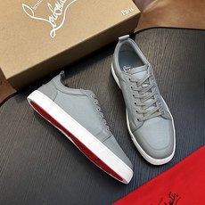 🌾(定做不退换)Christian Louboutin(红底鞋)意大利男士休闲板鞋出货!这个意大利纯手工鞋履品牌的每一双 🌾(定做不退换)Christian Louboutin(红底鞋)意大利男士休闲板鞋出货!这个意大利纯手工鞋履品牌的每一双