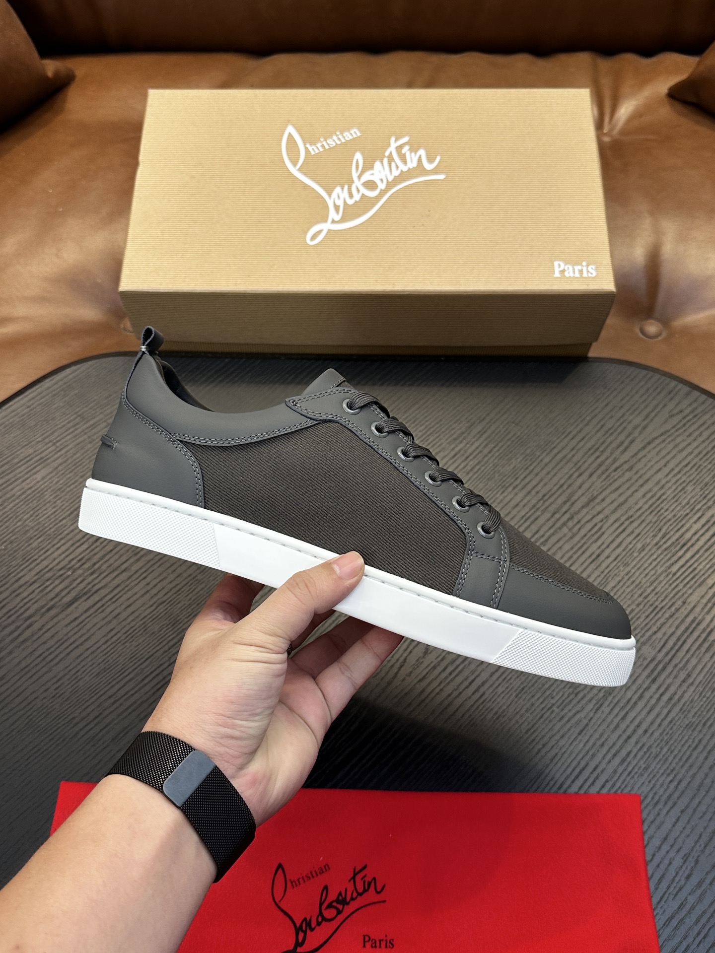🌾（定做不退换）Christian Louboutin（红底鞋）意大利男士休闲板鞋出货！这个意大利纯手工鞋履品牌的每一双