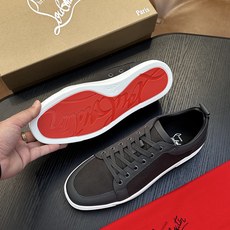🌾(定做不退换)Christian Louboutin(红底鞋)意大利男士休闲板鞋出货!这个意大利纯手工鞋履品牌的每一双 🌾(定做不退换)Christian Louboutin(红底鞋)意大利男士休闲板鞋出货!这个意大利纯手工鞋履品牌的每一双