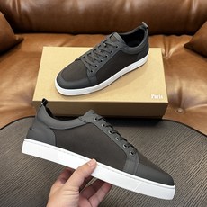 🌾(定做不退换)Christian Louboutin(红底鞋)意大利男士休闲板鞋出货!这个意大利纯手工鞋履品牌的每一双 🌾(定做不退换)Christian Louboutin(红底鞋)意大利男士休闲板鞋出货!这个意大利纯手工鞋履品牌的每一双