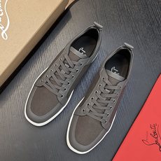 🌾(定做不退换)Christian Louboutin(红底鞋)意大利男士休闲板鞋出货!这个意大利纯手工鞋履品牌的每一双 🌾(定做不退换)Christian Louboutin(红底鞋)意大利男士休闲板鞋出货!这个意大利纯手工鞋履品牌的每一双