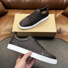 🌾(定做不退换)Christian Louboutin(红底鞋)意大利男士休闲板鞋出货!这个意大利纯手工鞋履品牌的每一双 🌾(定做不退换)Christian Louboutin(红底鞋)意大利男士休闲板鞋出货!这个意大利纯手工鞋履品牌的每一双