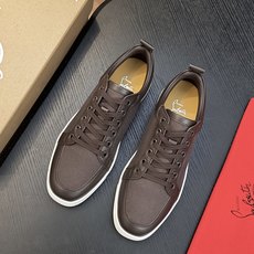 🌾(定做不退换)Christian Louboutin(红底鞋)意大利男士休闲板鞋出货!这个意大利纯手工鞋履品牌的每一双 🌾(定做不退换)Christian Louboutin(红底鞋)意大利男士休闲板鞋出货!这个意大利纯手工鞋履品牌的每一双