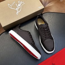 🌾(定做不退换)Christian Louboutin(红底鞋)意大利男士休闲板鞋出货!这个意大利纯手工鞋履品牌的每一双 🌾(定做不退换)Christian Louboutin(红底鞋)意大利男士休闲板鞋出货!这个意大利纯手工鞋履品牌的每一双