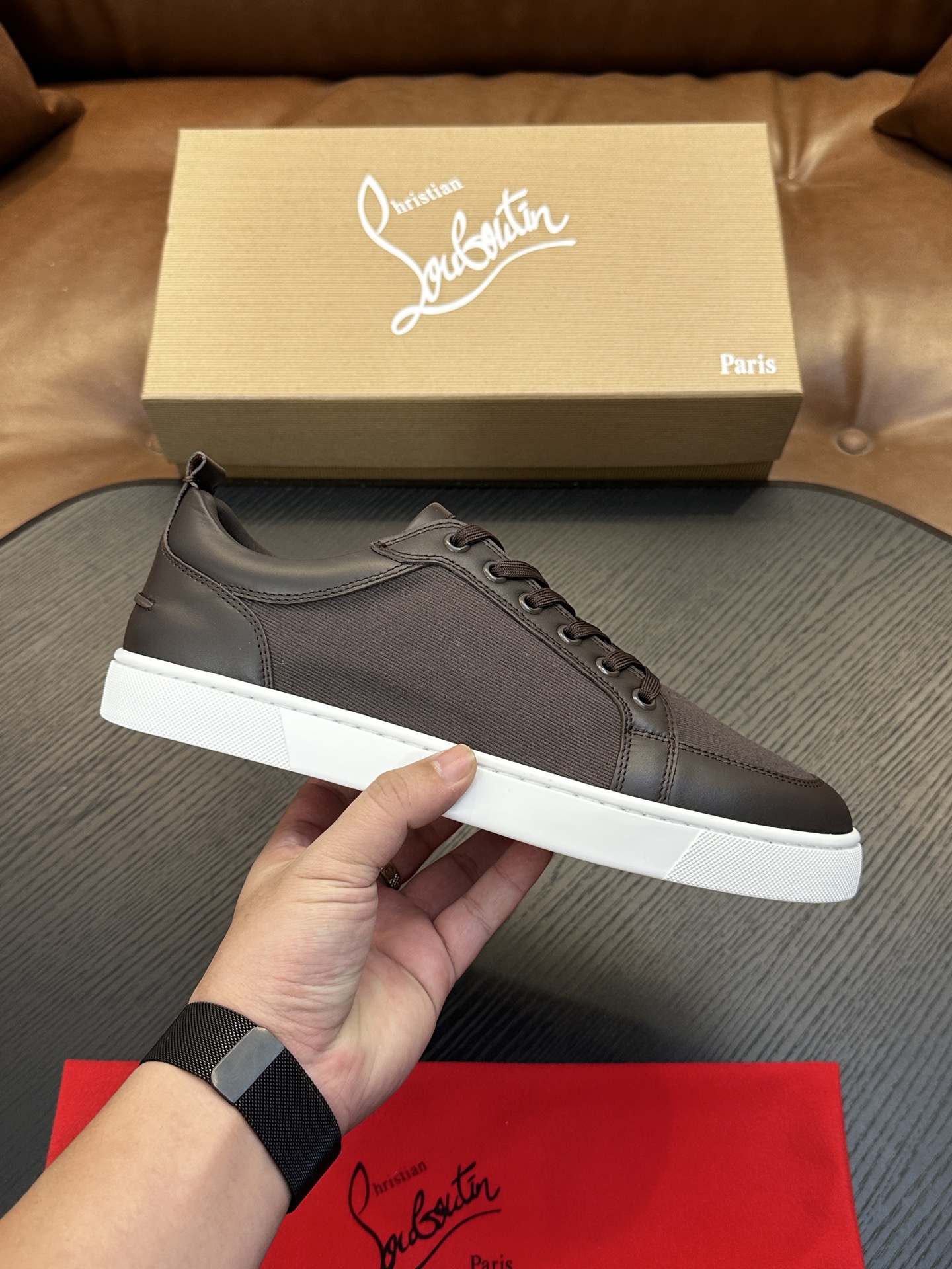 🌾（定做不退换）Christian Louboutin（红底鞋）意大利男士休闲板鞋出货！这个意大利纯手工鞋履品牌的每一双