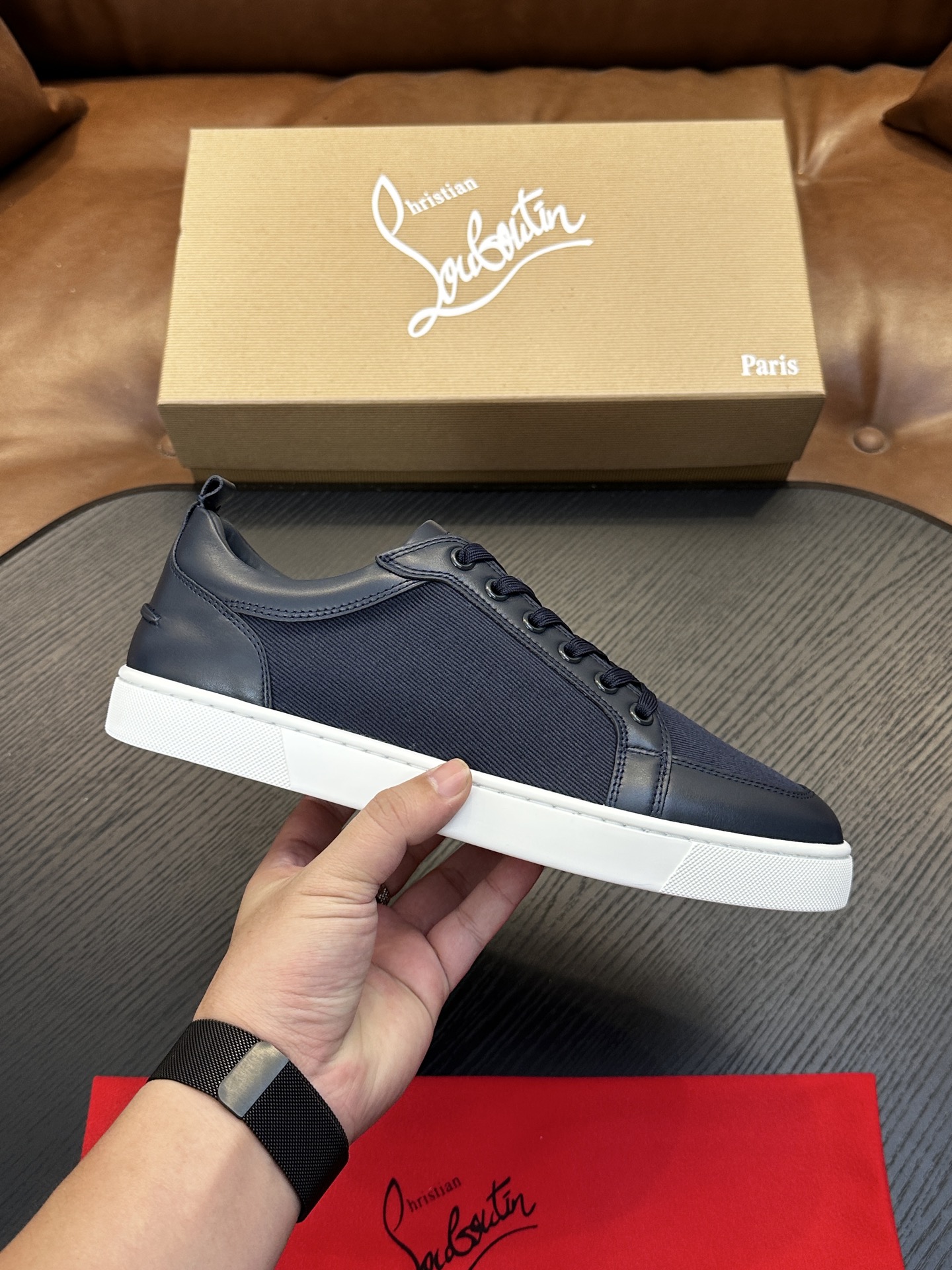 🌾（定做不退换）Christian Louboutin（红底鞋）意大利男士休闲板鞋出货！这个意大利纯手工鞋履品牌的每一双