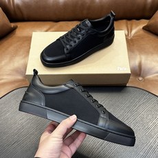 🌾(定做不退换)Christian Louboutin(红底鞋)意大利男士休闲板鞋出货!这个意大利纯手工鞋履品牌的每一双 🌾(定做不退换)Christian Louboutin(红底鞋)意大利男士休闲板鞋出货!这个意大利纯手工鞋履品牌的每一双