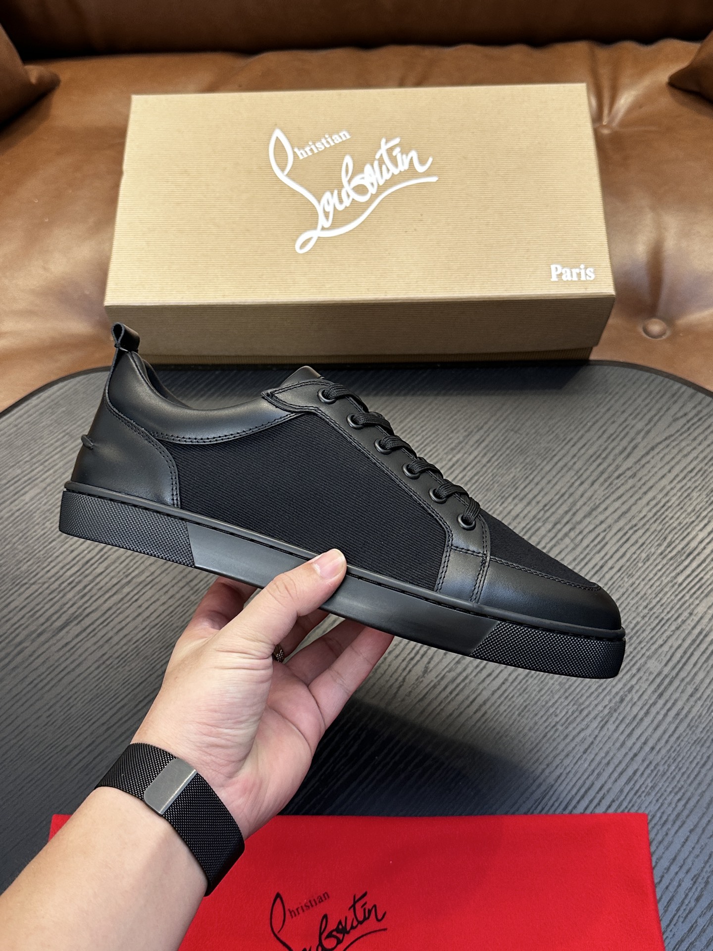 🌾（定做不退换）Christian Louboutin（红底鞋）意大利男士休闲板鞋出货！这个意大利纯手工鞋履品牌的每一双