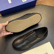 🌾 J.M.WESTON经典款运动鞋鞋,男士系带休闲鞋运动鞋,隆重推出新秀。 关于J.M. Weston,1891年创立 🌾 J.M.WESTON经典款运动鞋鞋,男士系带休闲鞋运动鞋,隆重推出新秀。 关于J.M. Weston,1891年创立