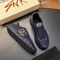 Dolce&Gabbana DG Cushion 小牛皮运动鞋|点缀 DG 徽标|轻便、抓地力强的橡胶外底采用创新设计 Dolce&Gabbana DG Cushion 小牛皮运动鞋|点缀 DG 徽标|轻便、抓地力强的橡胶外底采用创新设计