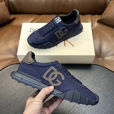 Dolce&Gabbana DG Cushion 小牛皮运动鞋|点缀 DG 徽标|轻便、抓地力强的橡胶外底采用创新设计 Dolce&Gabbana DG Cushion 小牛皮运动鞋|点缀 DG 徽标|轻便、抓地力强的橡胶外底采用创新设计