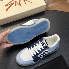 Dolce&Gabbana DG Cushion 小牛皮运动鞋|点缀 DG 徽标|轻便、抓地力强的橡胶外底采用创新设计 Dolce&Gabbana DG Cushion 小牛皮运动鞋|点缀 DG 徽标|轻便、抓地力强的橡胶外底采用创新设计