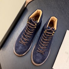 Brunello Cucinelli🆕BC秋冬新款磨砂皮登山靴|将经典户外靴的灵感引入,让您轻松塑造充满朝气的休闲风范| Brunello Cucinelli🆕BC秋冬新款磨砂皮登山靴|将经典户外靴的灵感引入,让您轻松塑造充满朝气的休闲风范|