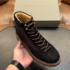 Brunello Cucinelli🆕BC秋冬新款磨砂皮登山靴|将经典户外靴的灵感引入,让您轻松塑造充满朝气的休闲风范| Brunello Cucinelli🆕BC秋冬新款磨砂皮登山靴|将经典户外靴的灵感引入,让您轻松塑造充满朝气的休闲风范|