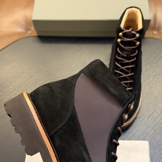 Brunello Cucinelli🆕BC秋冬新款磨砂皮登山靴|将经典户外靴的灵感引入,让您轻松塑造充满朝气的休闲风范| Brunello Cucinelli🆕BC秋冬新款磨砂皮登山靴|将经典户外靴的灵感引入,让您轻松塑造充满朝气的休闲风范|
