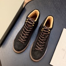 Brunello Cucinelli🆕BC秋冬新款磨砂皮登山靴|将经典户外靴的灵感引入,让您轻松塑造充满朝气的休闲风范| Brunello Cucinelli🆕BC秋冬新款磨砂皮登山靴|将经典户外靴的灵感引入,让您轻松塑造充满朝气的休闲风范|