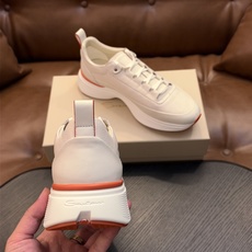 🌾Santoni(圣东尼)意大利男士手工小牛皮鞋出货!这个意大利纯手工鞋履品牌的每一双鞋设计简洁经典,上脚非常舒适百搭! 🌾Santoni(圣东尼)意大利男士手工小牛皮鞋出货!这个意大利纯手工鞋履品牌的每一双鞋设计简洁经典,上脚非常舒适百搭!
