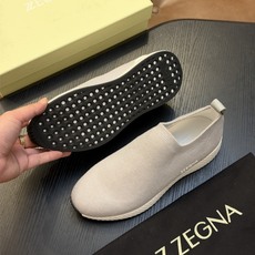 🌾热卖款!杰尼亚 休闲运动鞋 这款 TriPle Stitch™ 低帮运动鞋以柔软的牛皮搭配麂皮制成,为休闲鞋履注入精致 🌾热卖款!杰尼亚 休闲运动鞋 这款 TriPle Stitch™ 低帮运动鞋以柔软的牛皮搭配麂皮制成,为休闲鞋履注入精致