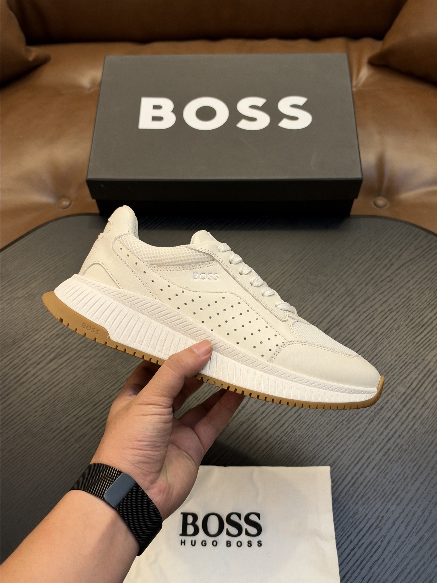 🌾新款boss男士休闲男凉拖鞋 此款boss凉拖鞋鞋面料采用意大利进口牛皮内里和鞋垫皮也是同等级皮革 减肥脚廋都可以驾驭