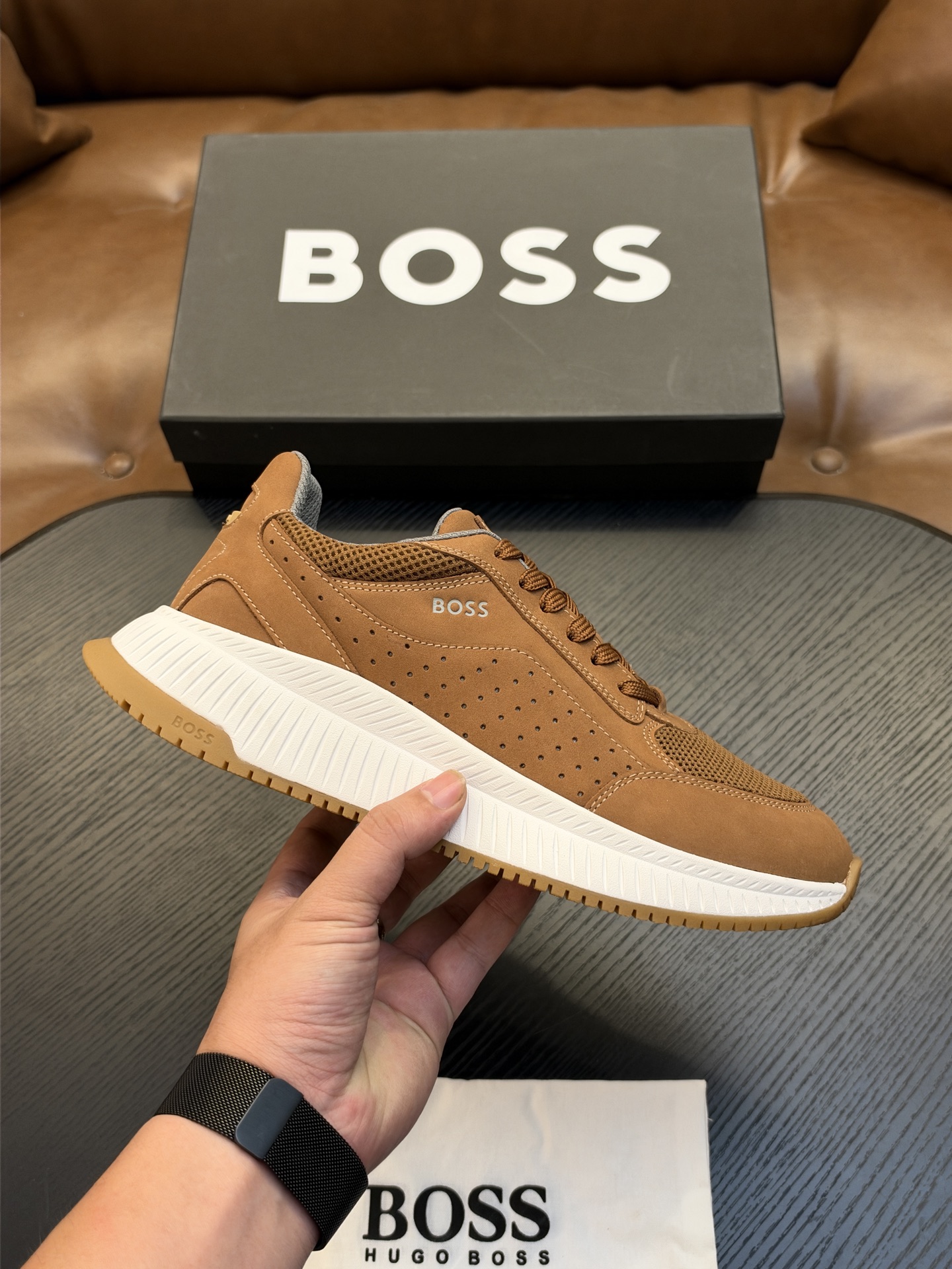 🌾新款boss男士休闲男凉拖鞋 此款boss凉拖鞋鞋面料采用意大利进口牛皮内里和鞋垫皮也是同等级皮革 减肥脚廋都可以驾驭