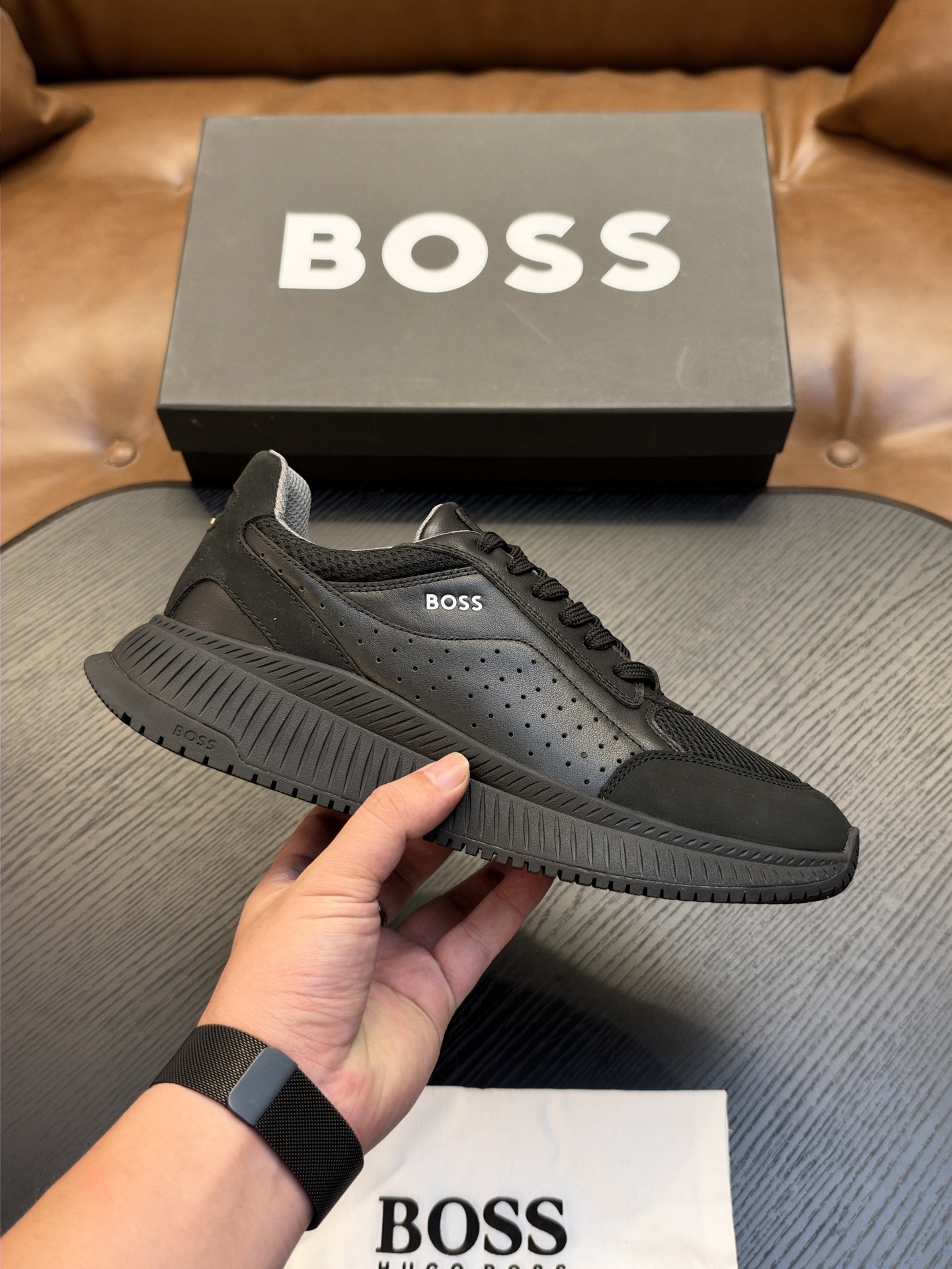 🌾新款boss男士休闲男凉拖鞋 此款boss凉拖鞋鞋面料采用意大利进口牛皮内里和鞋垫皮也是同等级皮革 减肥脚廋都可以驾驭