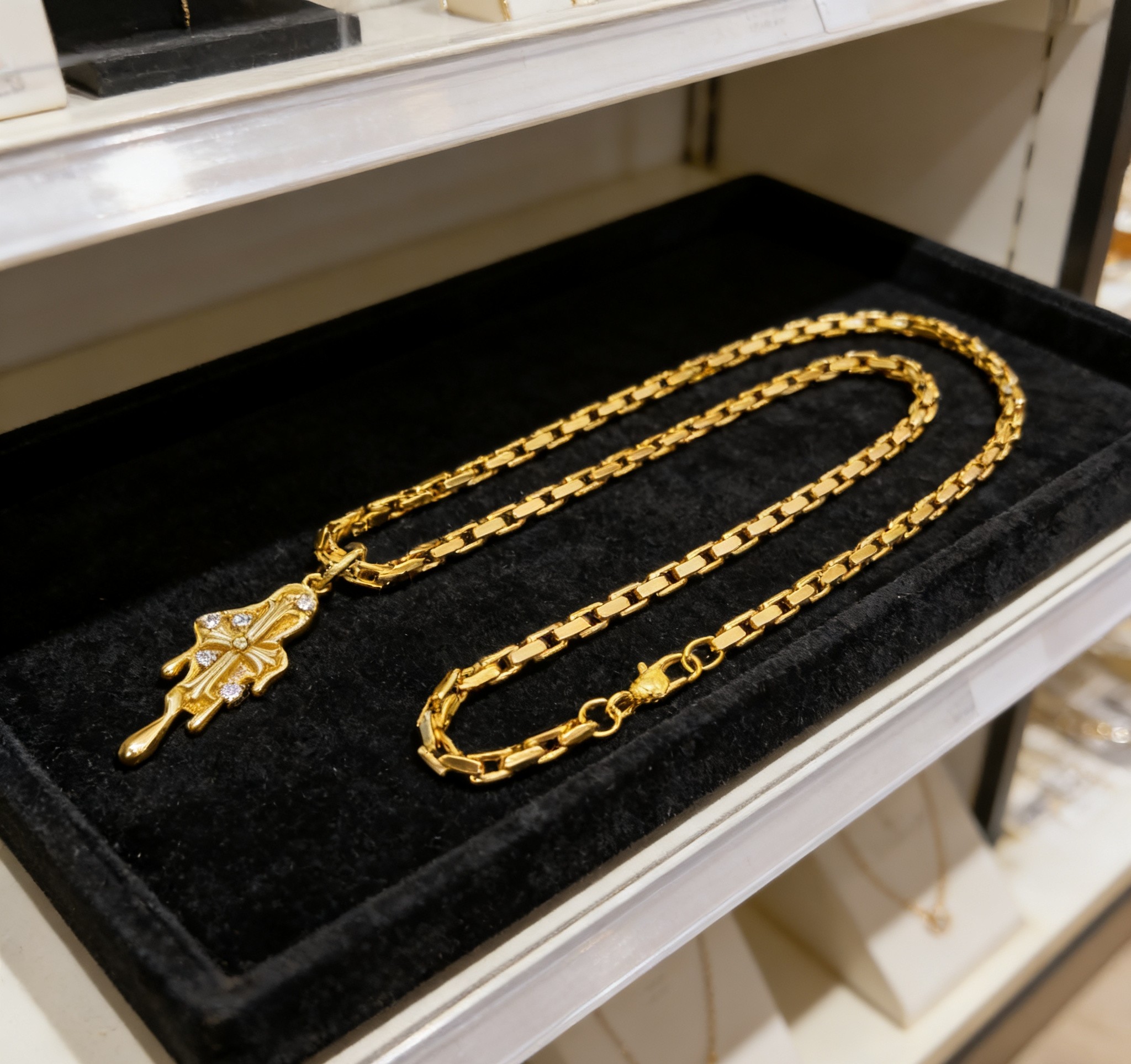 Chrome Hearts 2026 推荐𝐂𝐡𝐫𝐨𝐦𝐞 𝐡𝐞𝐚𝐫𝐭𝐬 克罗心项链 ，黄金色熔岩水滴十字架吊坠