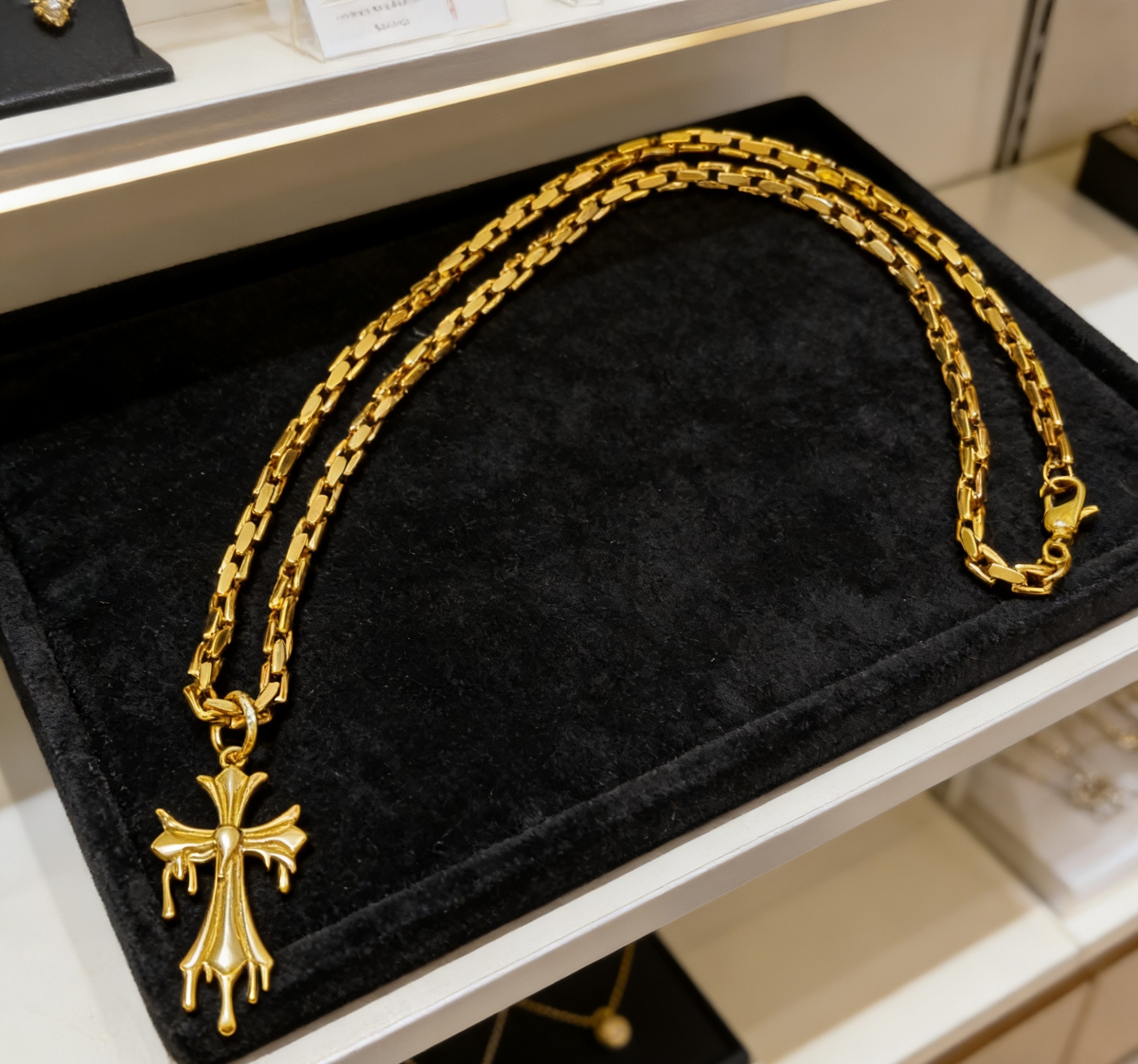 Chrome Hearts 2026 推荐𝐂𝐡𝐫𝐨𝐦𝐞 𝐡𝐞𝐚𝐫𝐭𝐬 克罗心项链 ，黄金色熔岩水滴十字架吊坠